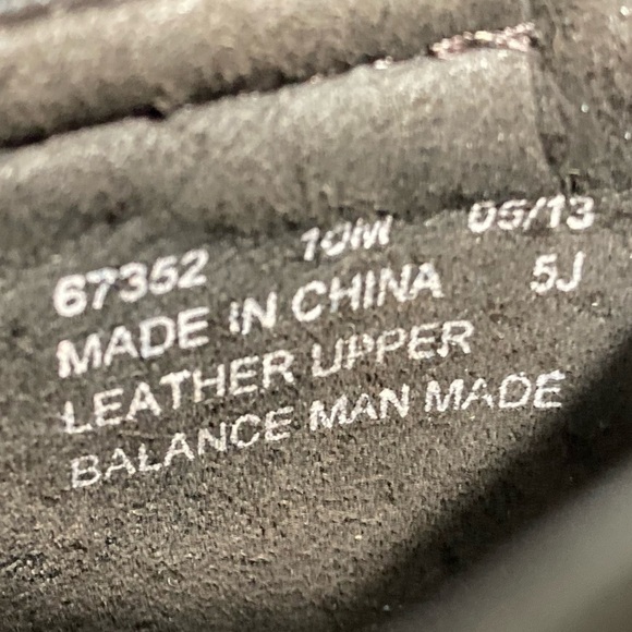 Clarks Women's Brown Leather w/Button Accent Slip On Casual Loafers Shoes SZ 10M - Picture 11 of 11